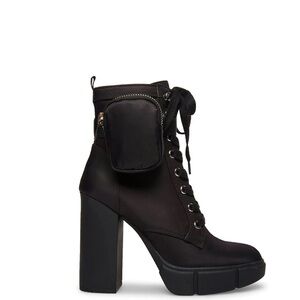 STEVE MADDEN WOMEN'S HERRICK LACE UP ANKLE BOOTIE size 5.5